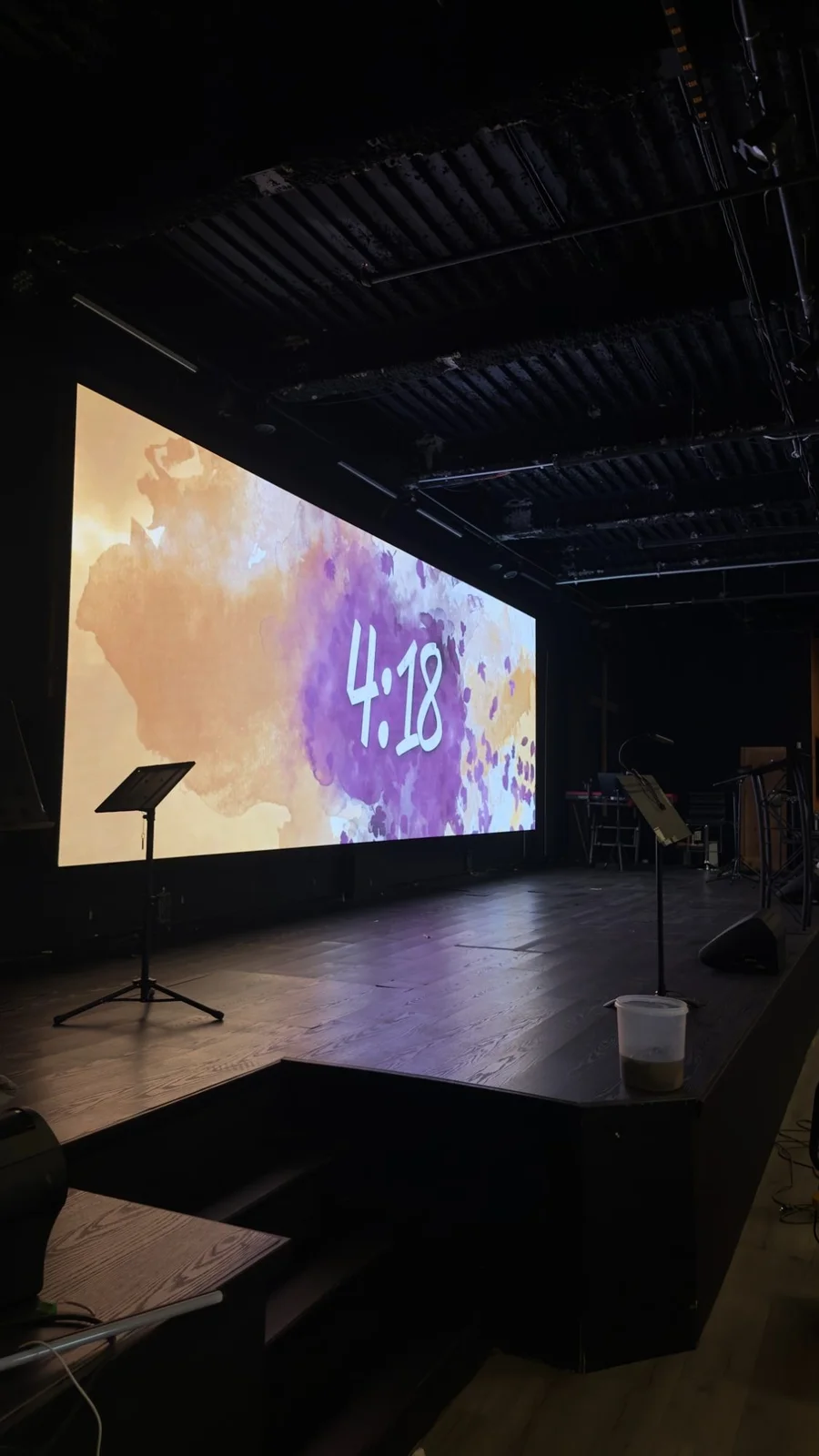 AlturaLED wall seen from the side of the stage
